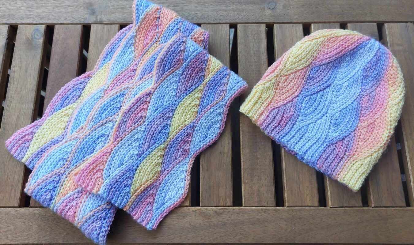 "Winter-Waves" Set - Mütze und Schal im Stricklook mit Wellenmuster