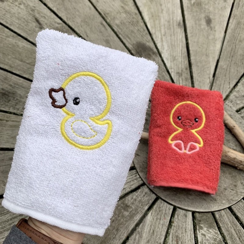 Enten-Waschlappen Stickdatei  ITH 13x18 Waschhandschuh Ente gelb Badeente