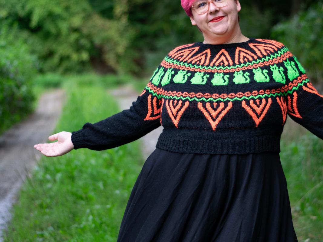 Knitting Pattern for a Scary Cat Sweater - Image 6