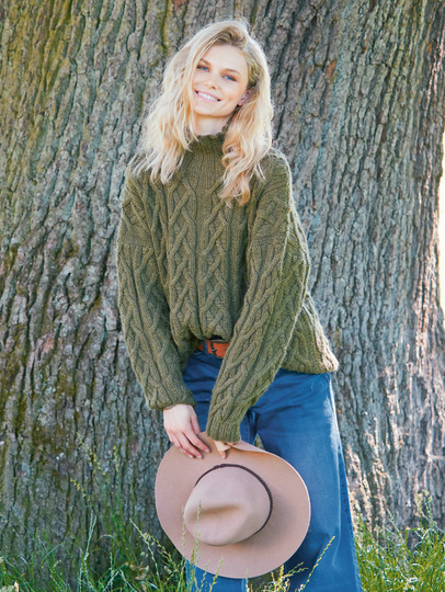 Olivgrüner Zopfmusterpulli