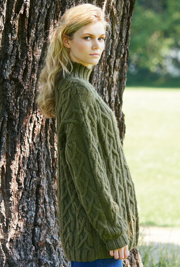 Olivgrüner Zopfmusterpulli