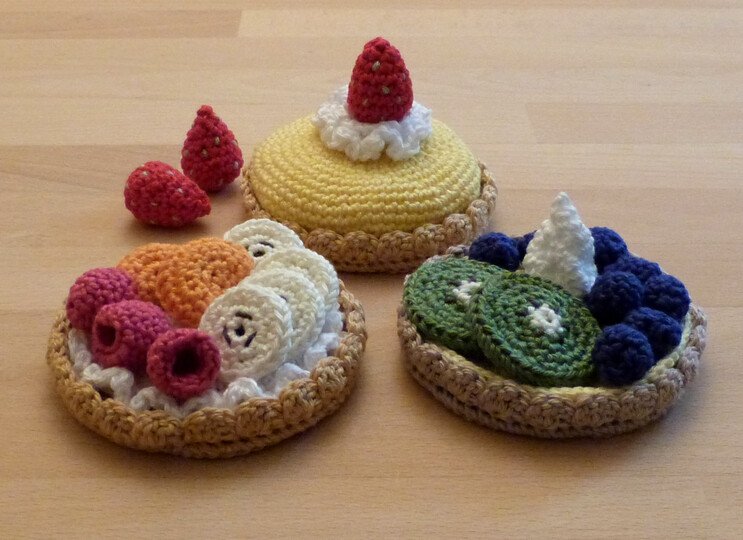 Crochet pattern fruit tartlets