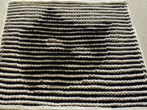 Katze in Schattenstricktechnik als Spüli oder Deko mit dem besonderen Rand