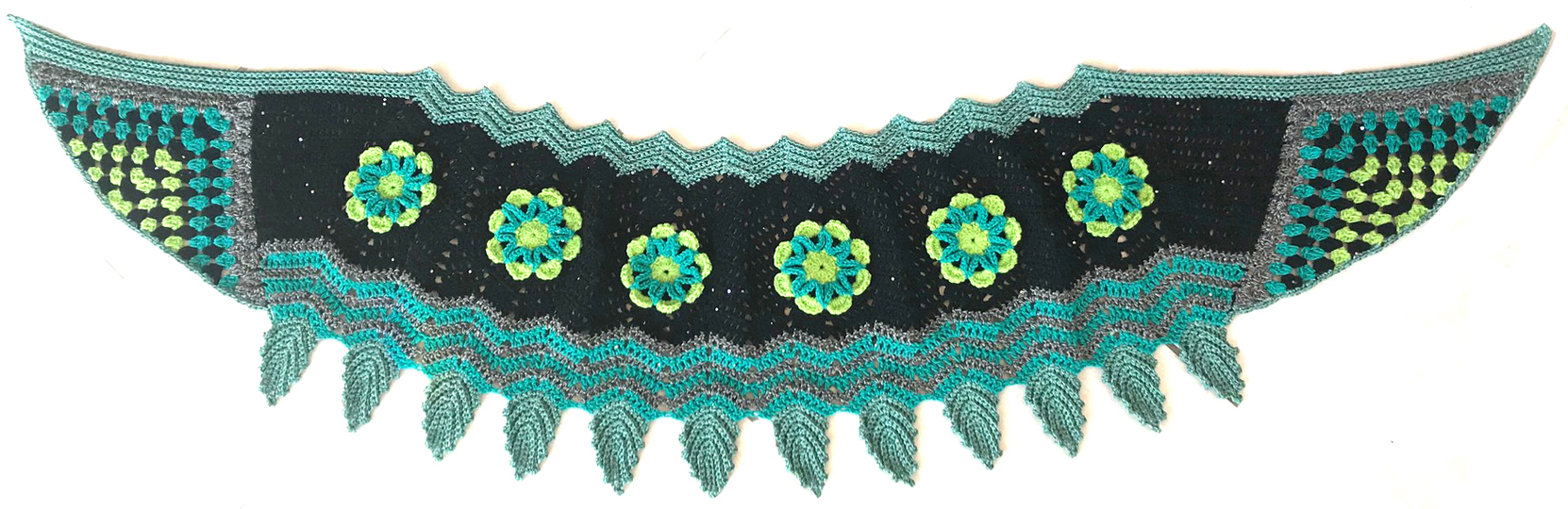 Tuch/Stola mit Blätter & Blumen 