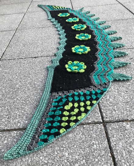 Tuch/Stola mit Blätter & Blumen 