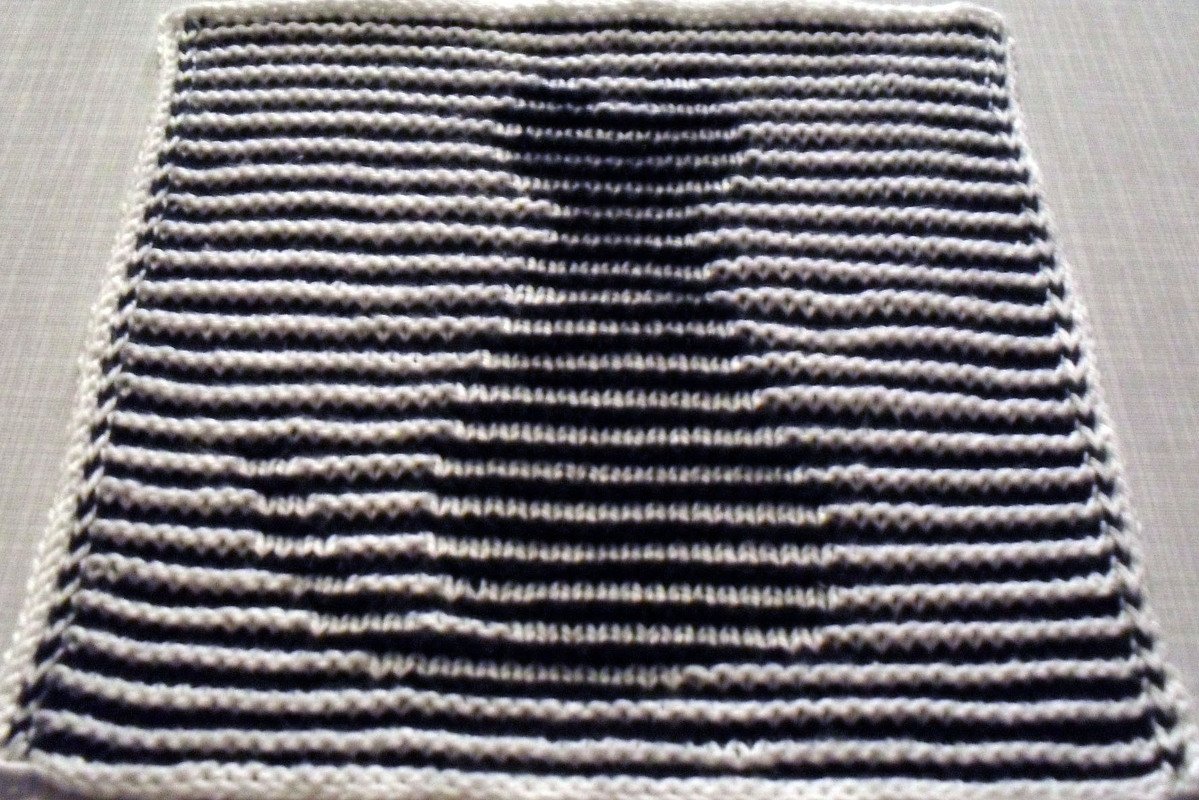 Katze als Spüli oder Deko in Schattenstricktechnik mit dem besonderen Rand