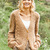 Camelfarbene Flauschjacke mit Zopfmuster