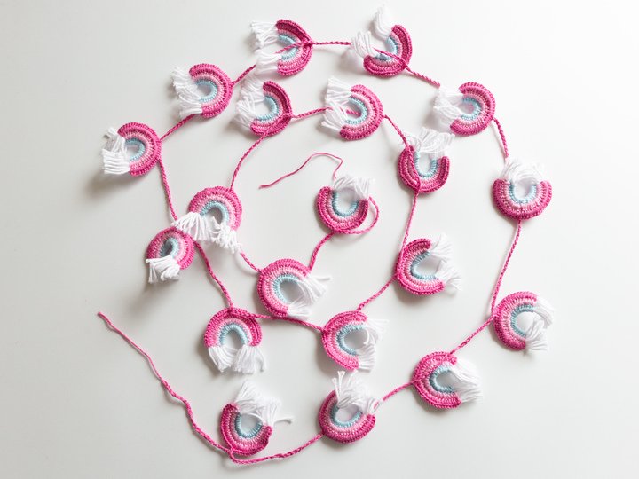 Regenbogengirlande Häkelanleitung, Anleitung bunte Regenbogenkette zur Deko