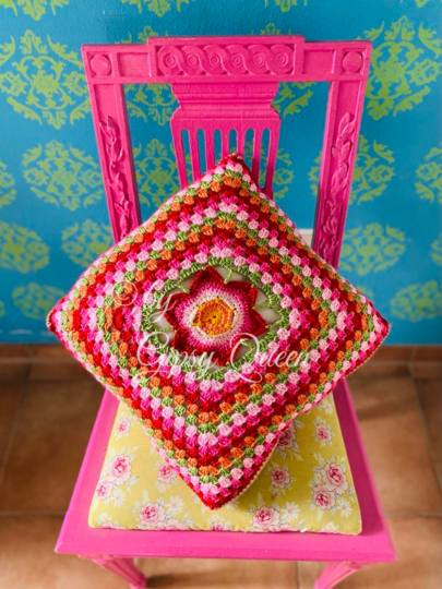 Häkelanleitung Blumenbunt Kissen, bunter Kissenbezug mit Blumenmuster