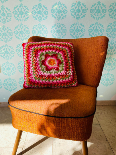 Häkelanleitung Blumenbunt Kissen, bunter Kissenbezug mit Blumenmuster