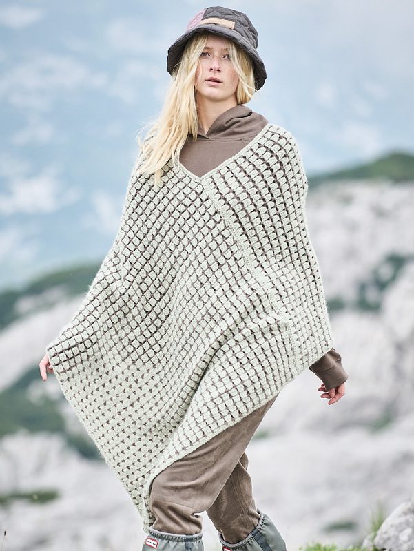 Häkelponcho aus Alpakamixgarn