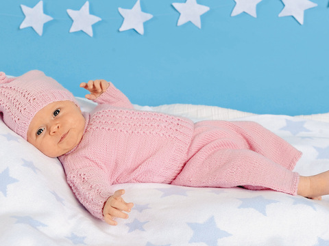 Pulli, Hose und Mütze in Rosa