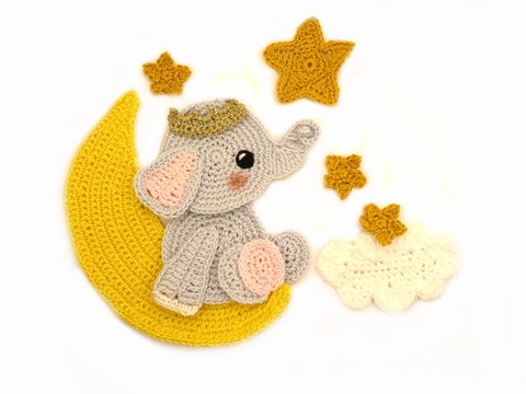 Elephant moom crochet pattern applique