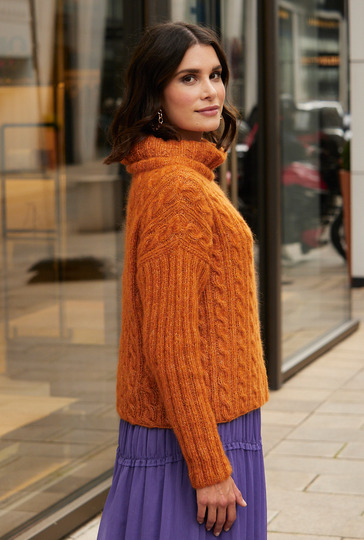 Pulli mit Zopfmuster in Terraorange