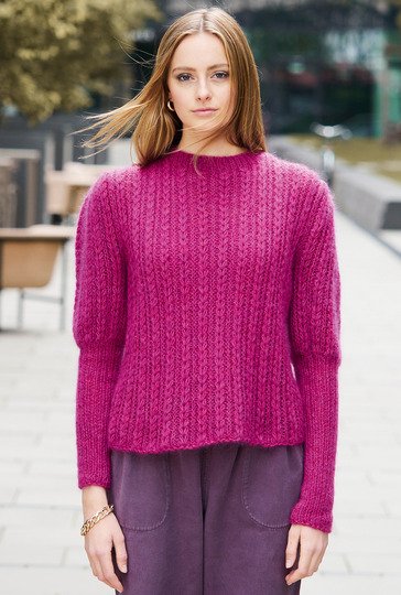 Fuchsiafarbener Pulli mit Keulenärmeln