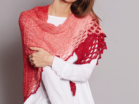 Gehäkeltes Dreieckstuch "Feuerrot macht sich stark!" aus einem Bobbel mit Farbverlauf