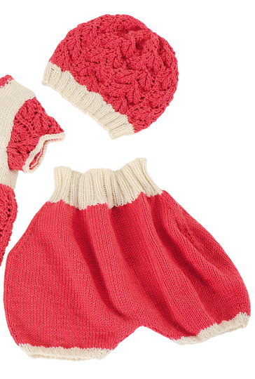 Babykleid mit Hose und Mütze im Ajourmuster
