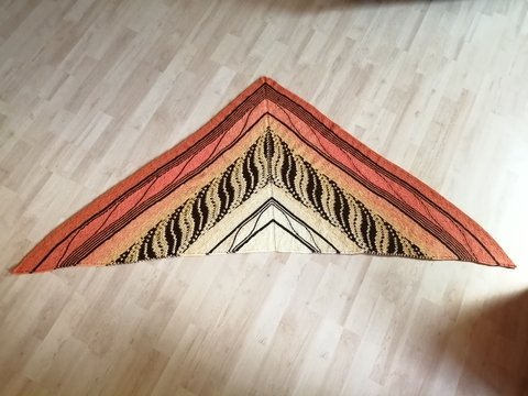 Tuch Displaced Waves als PDF Datei