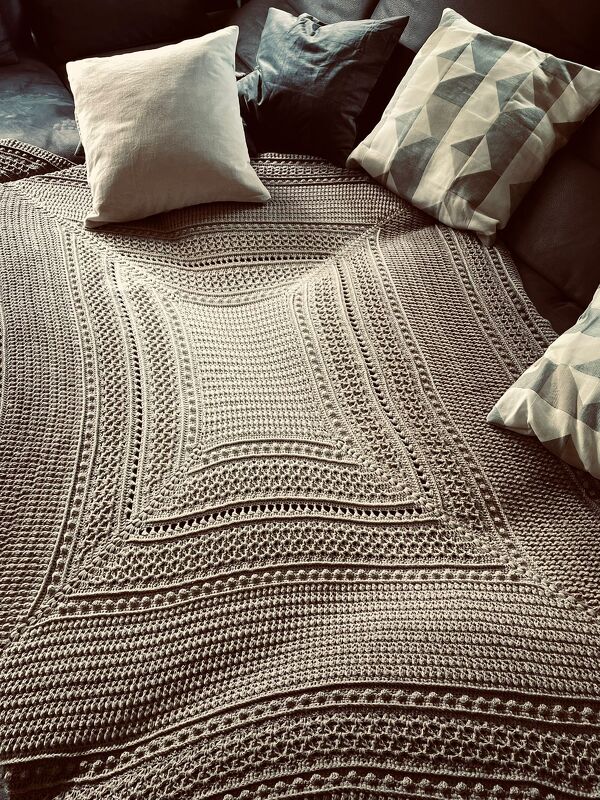 Häkelanleitung Decke Namacama (rechteckig)