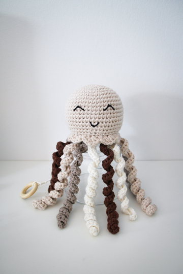 Spieluhr Quinn die Qualle - Häkelanleitung / Deutsch & Englisch