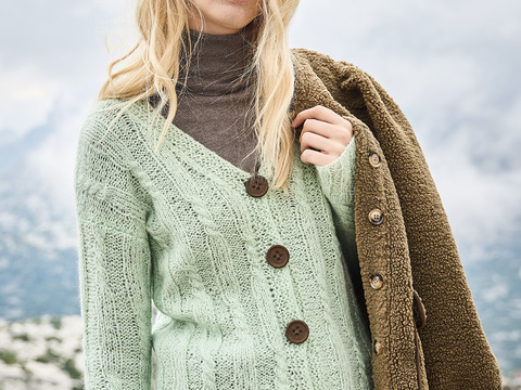 Cardigan mit Zöpfen in Mintgrün