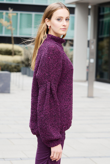 Auberginefarbener Pulli mit weiten Puffärmeln