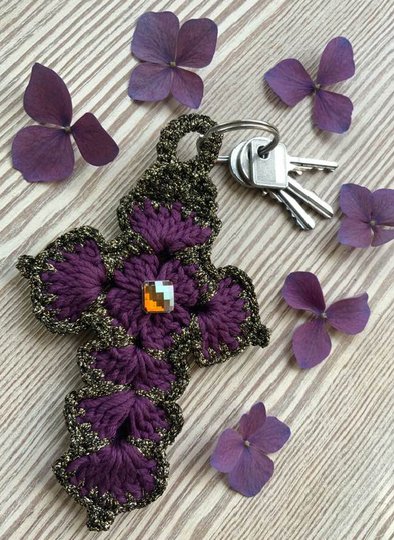 Schmuckkreuz Schlüsselanhänger:  *GUT BESCHÜTZT*