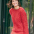 Roter Mohairpullover im Wabenmuster