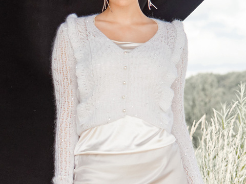 Kurze weiße Jacke mit Rüschen