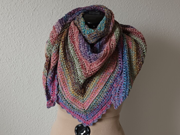 Häkelanleitung für das Dreieckstuch "Denice"