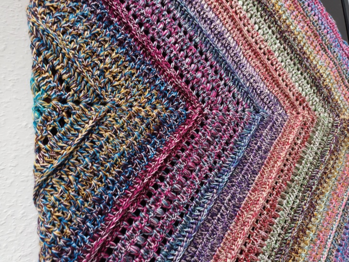 Häkelanleitung für das Dreieckstuch "Denice"