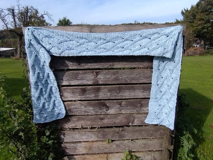 Kuscheliger Zopfschal