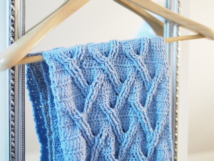 Kuscheliger Zopfschal