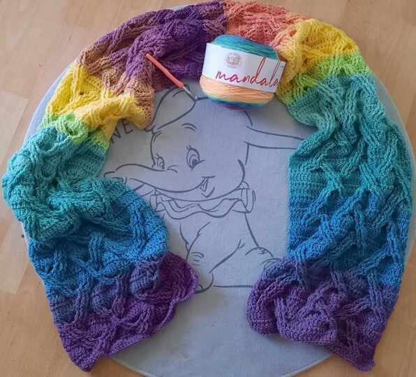 Kuscheliger Zopfschal