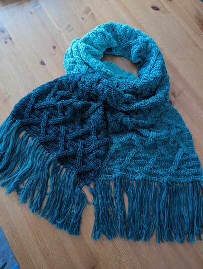 Kuscheliger Zopfschal