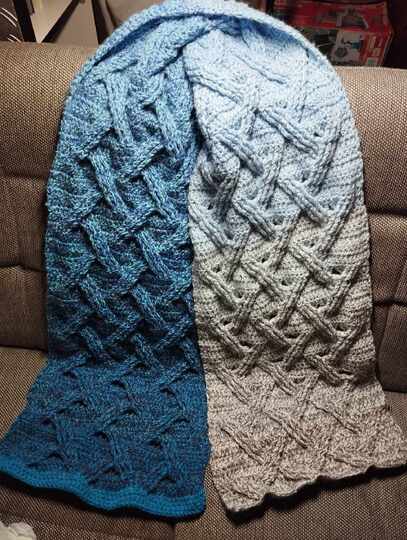 Kuscheliger Zopfschal