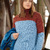 Zweifarbiger Pullover in Hellblau und Rost