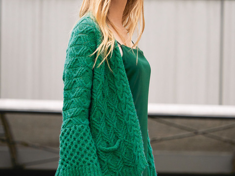 Grüne Jacke im Mustermix