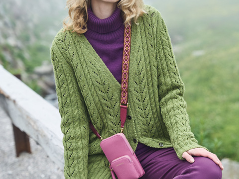 Cardigan mit Zöpfen und Ajourstreifen