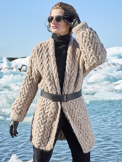 Longjacke mit Zopfstrukturen