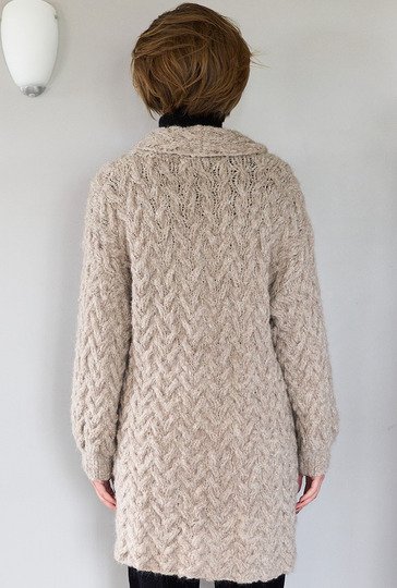 Longjacke mit Zopfstrukturen