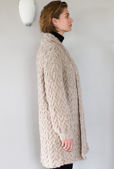 Longjacke mit Zopfstrukturen