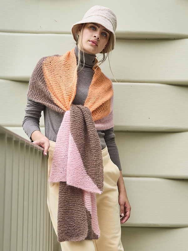 Dreifarbiger Schal in Intarsientechnik