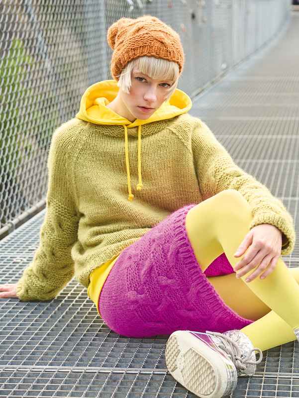 Raglanpulli, Rock und Mütze