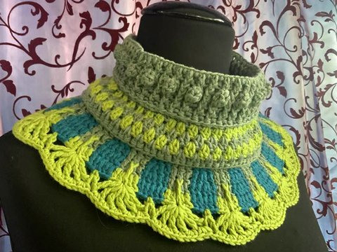 Lockerer Kragen ZWIESEL