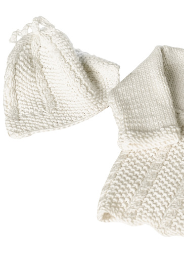 Weißes Jäckchen mit Mütze