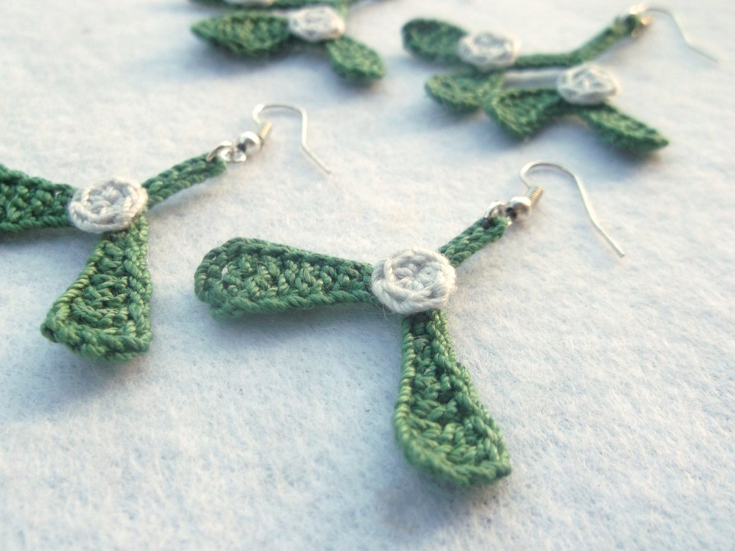 Mistletoe earrings - Image 3