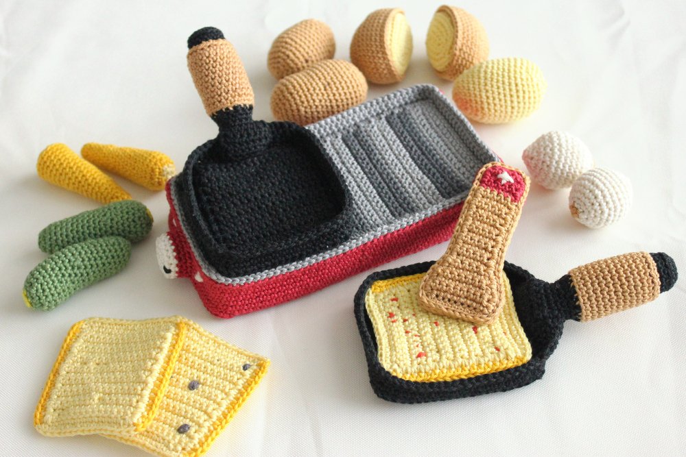 Häkelanleitung "Schweizer Raclette-Set" / super für Wollreste