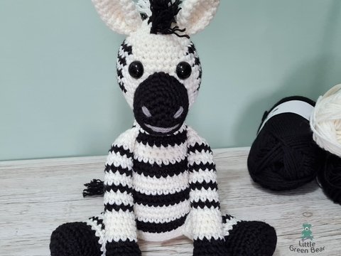 Zach the Zebra Crochet Amigurumi Pattern (English)