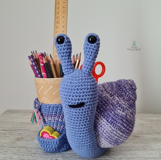 Sally the Snail Caddy Crochet Amigurumi Pattern (English)